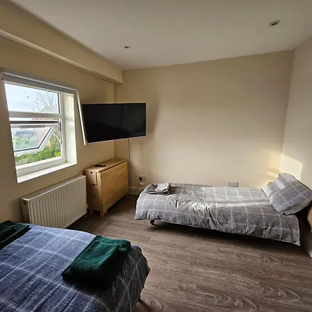 Impeccable 1-Bed Apartment In London